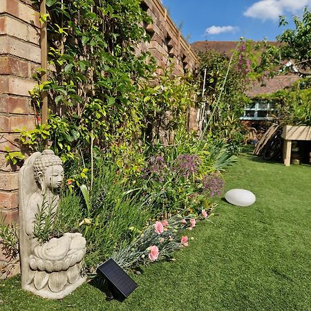 Lotus Pod House Homestay Horsell 外观 照片